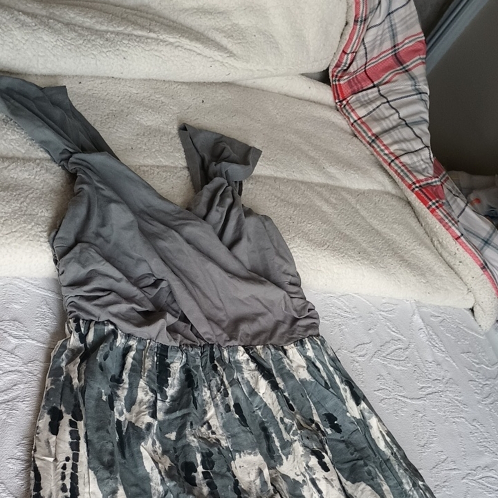 Converse Dress Size XL.